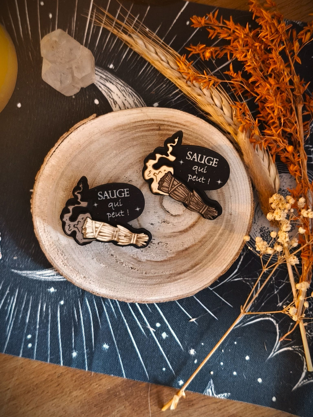 Pin's "Sauge qui peut" en bois noir