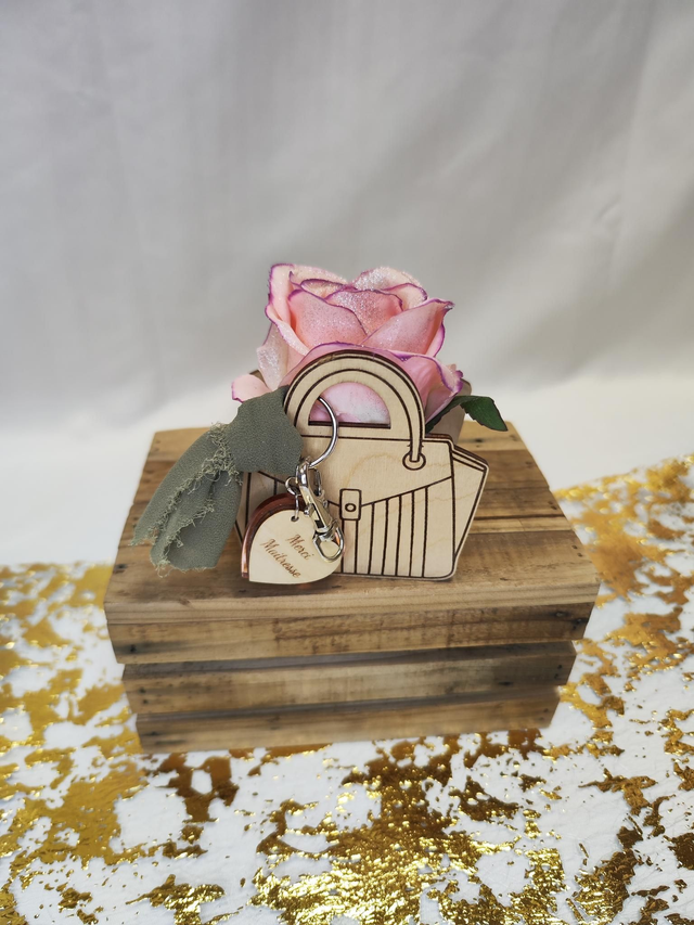 Mini sac à main orné d'une rose