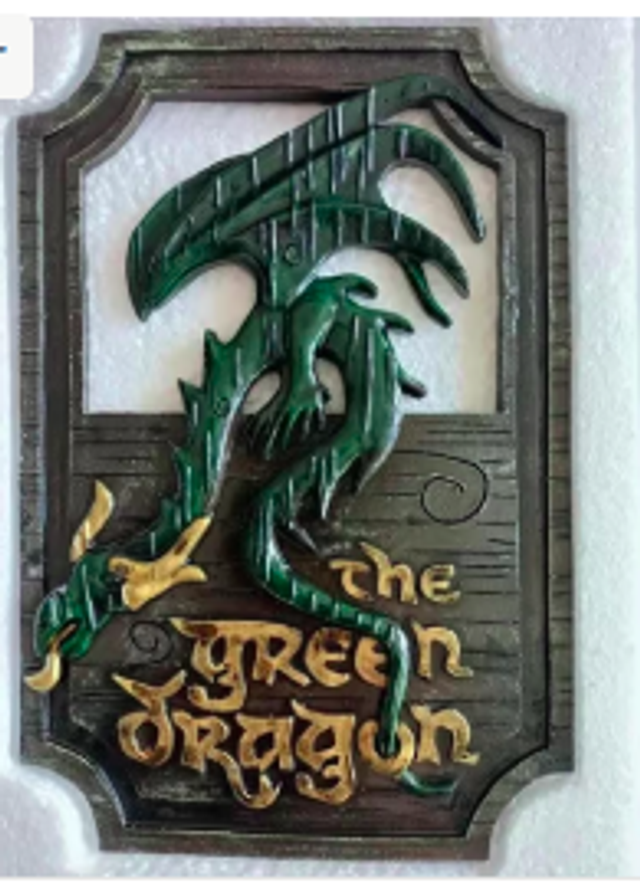 Lord of the Rings bord The Green Dragon van 24 bij 16cm