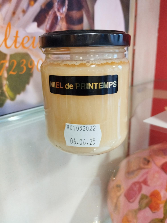 Petit miel de printemps crémeux 