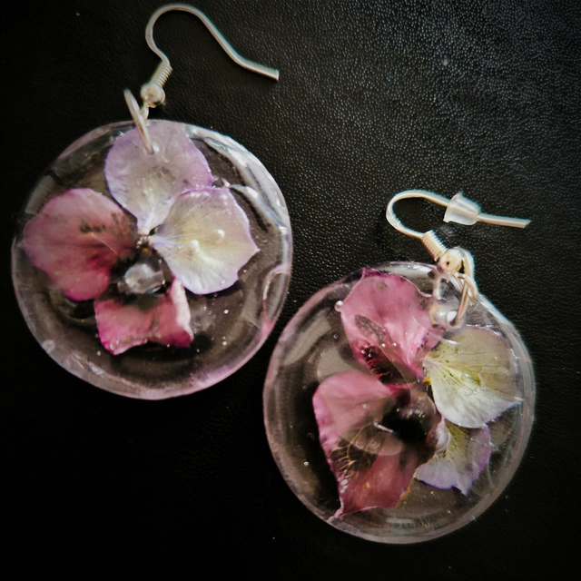 Boucles d'oreilles pétales et perles 
