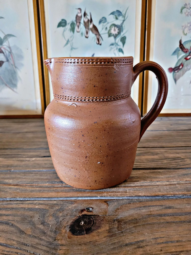 Cruche ou pichet vintage en grès marron 