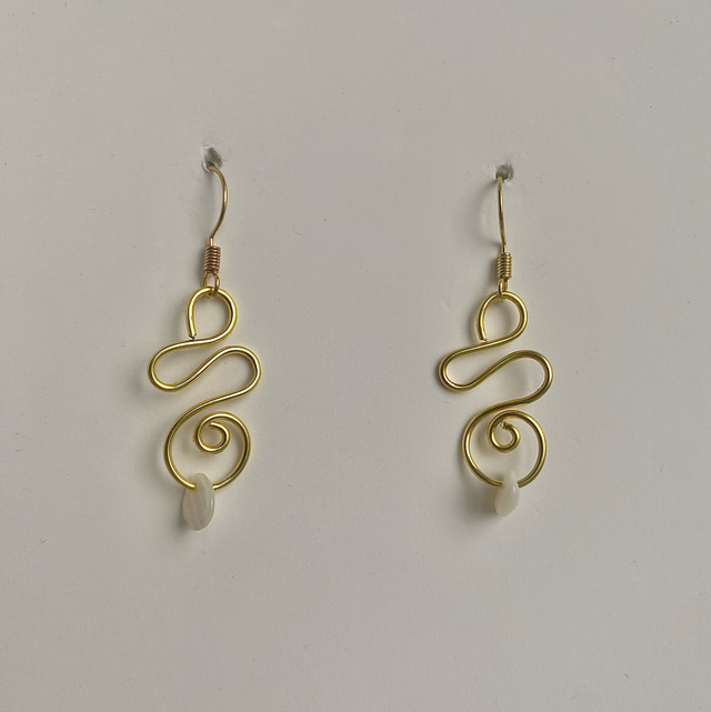 Mother of Pearl Swirl Earrings 