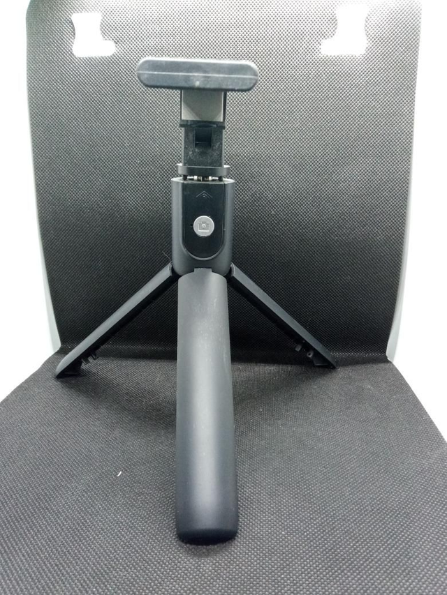 *0224-(3-IN-1
MAXXTER
LUETOOTH
SELFIE-STICK
WI HINTEGRATED TRIPOD)