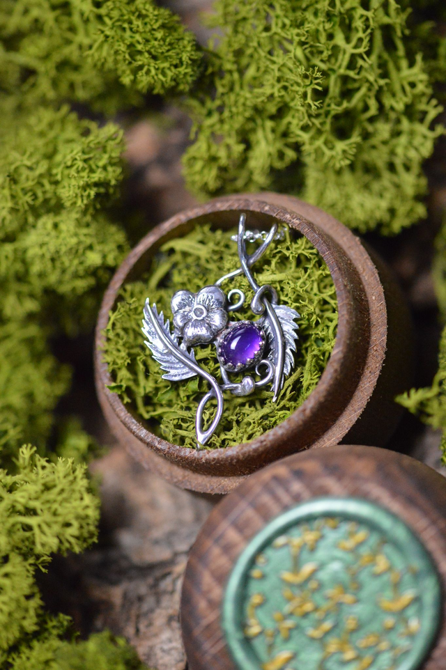 Commande personnalisée pour Elodie - Pendentif Elfique Améthyste et Pensée