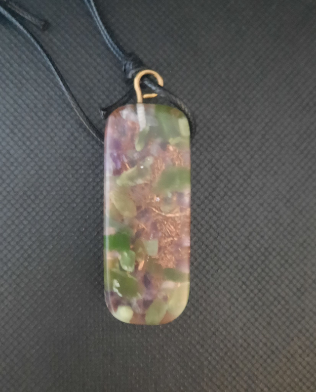 Pendentif Orgonite Améthyste / Jade néphrite