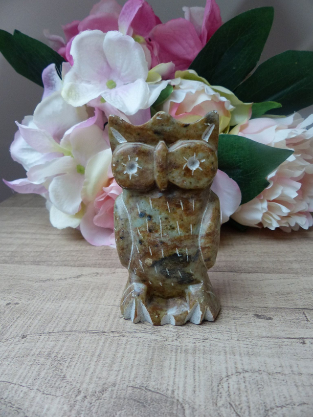 Ancienne Statuette Chouette en Pierre Sculptée à la Main – Figurine Chouette Vintage pour Collection, Décoration Naturelle, Cadeau Original