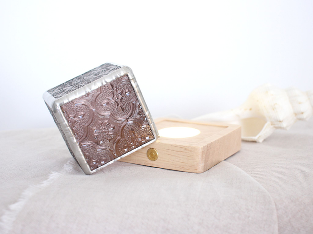 💡Mini Lampe nomade vieux rose en vitrail et bois