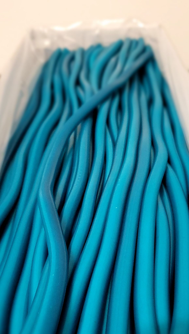 Maxi câble framboise lisse (60cm) halal