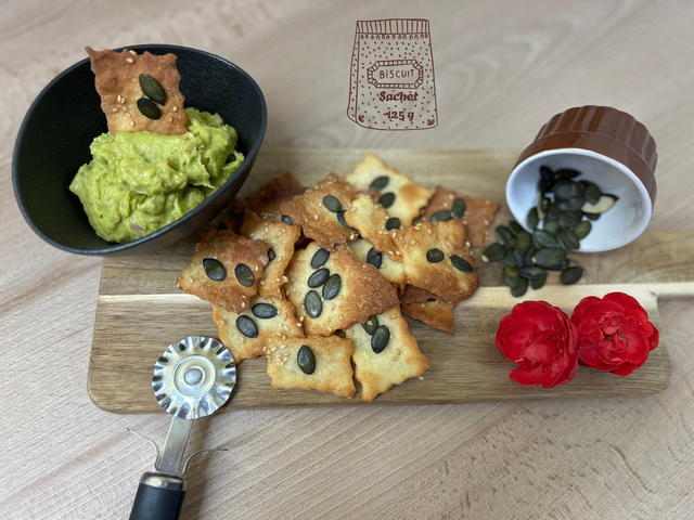 1. Crackers graines de courge et sésame (Sachet 125g)