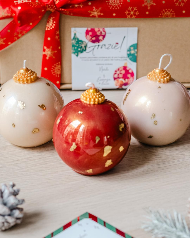 Sfera Natalizia Profumata – Candela Artigianale Deluxe in Edizione Limitata