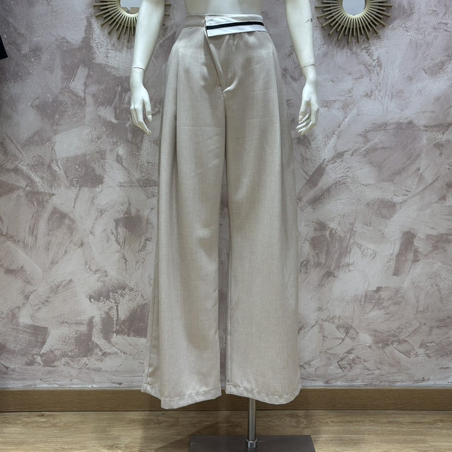 Pantalones con detalle de raya