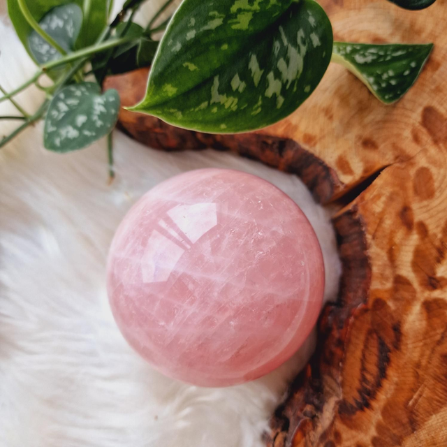 Rose Quartz Large Sphere 748g