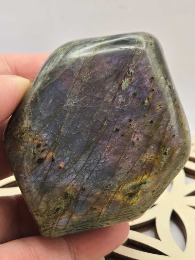 Labradorite violette forme libre