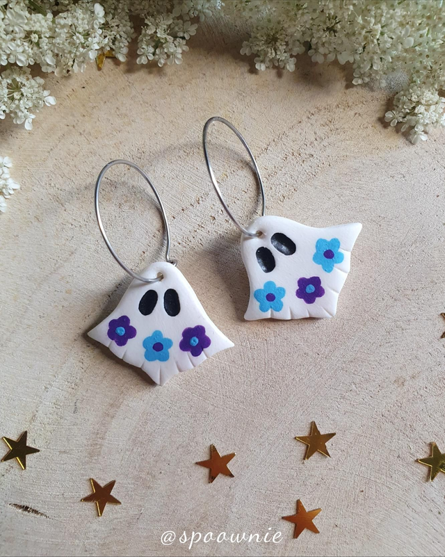 Boucles d'oreilles Fantômes Fleuris bleu et violet