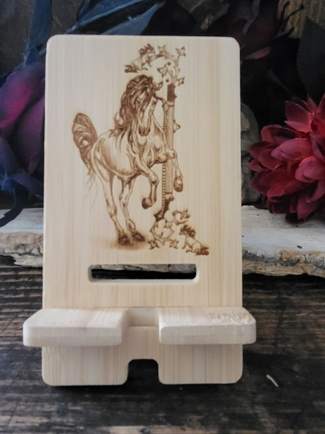 Porte Téléphone &quot;Artax, l&#039;intrépide&quot; par Solveykk