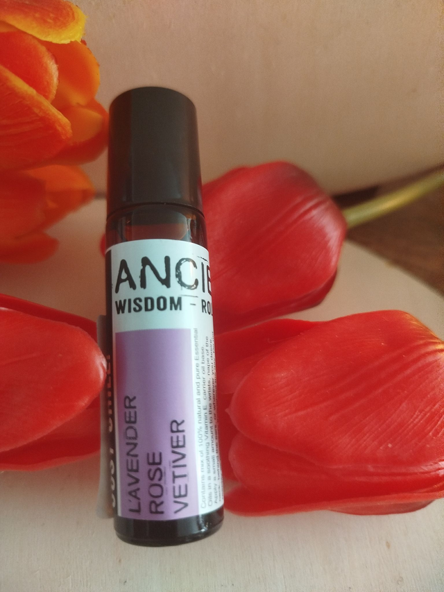 💫 Roll-on Apaisant – Lavande, Rose & Vétiver