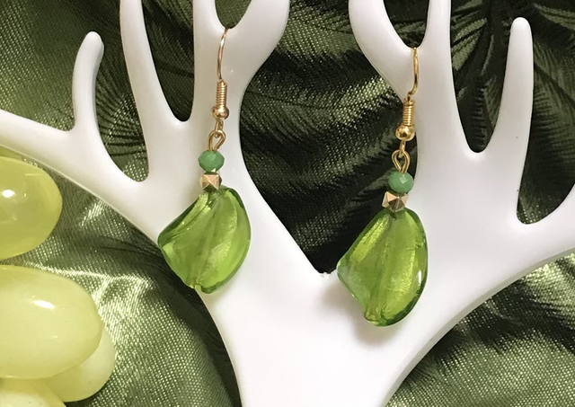 Green Dangling Earrings- GDE55