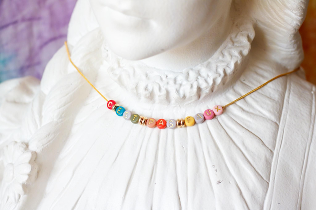 Collier C'est pas faux