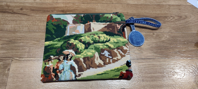 Pochette plate upcyclée jean et canevas version 2