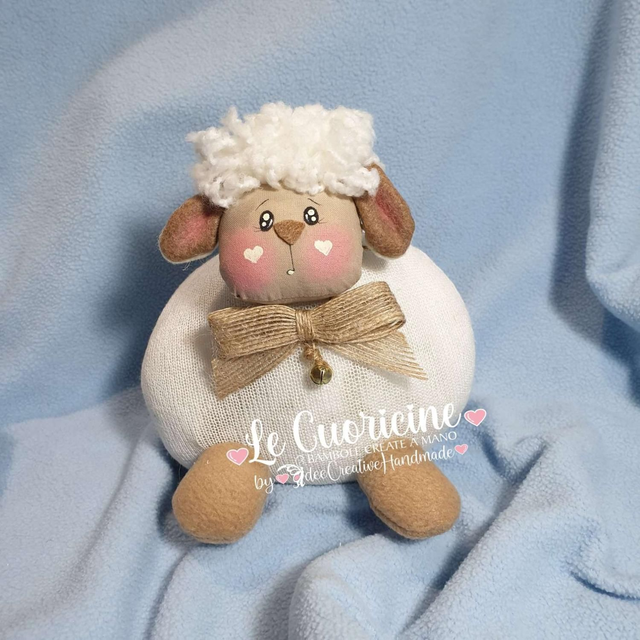  Pecorella in tessuto