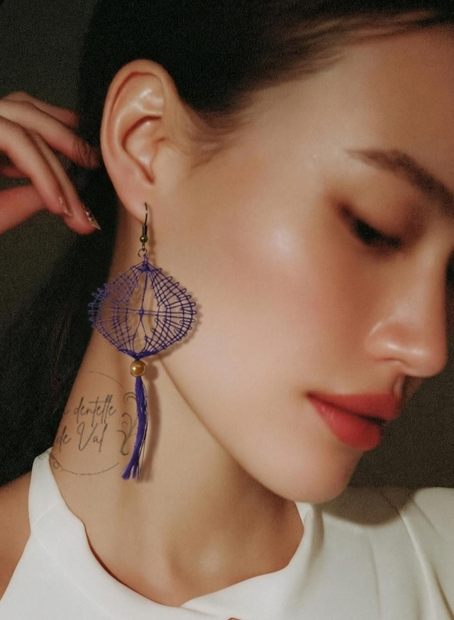 Boucles d'oreilles violette type japonisant 