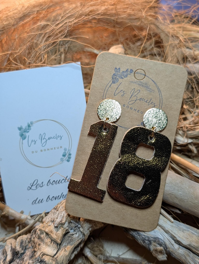 Boucles d'oreilles chiffres fétiches 18 doré 
