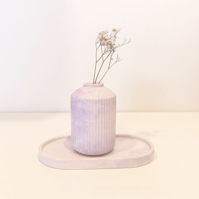 "Lunée" Vase marbré en gypse avec fleurs séchées – pièce artisanale (1)