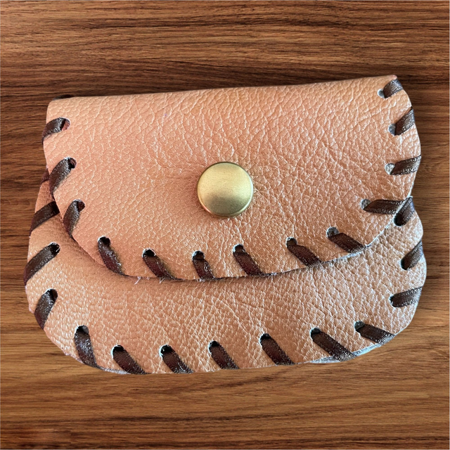 Pohcette à chapelet en cuir beige