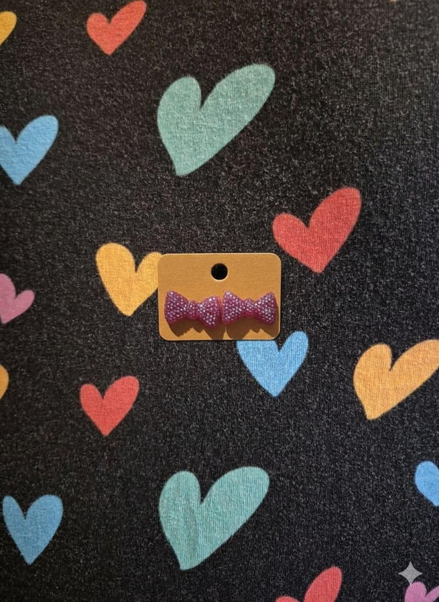 Bow studded earrings 