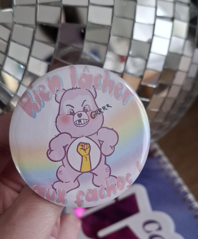 Badge Rien lâcher aux fachos