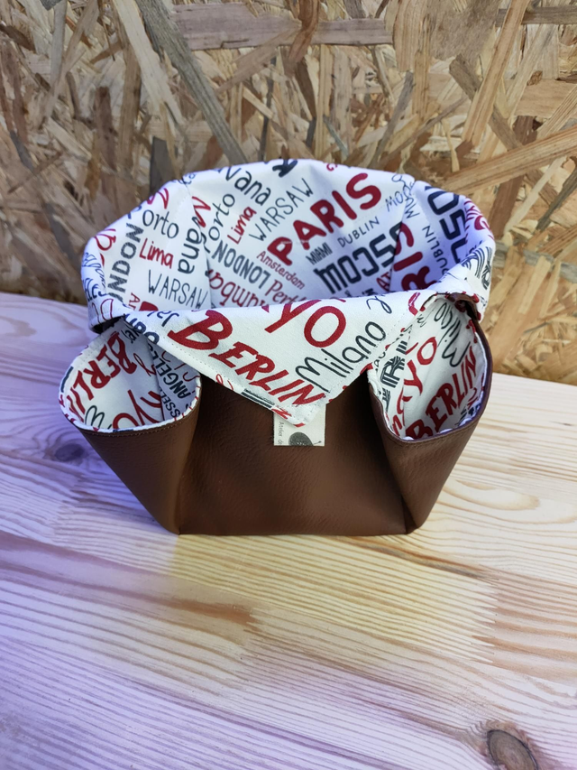 PAPOU_WEB003 Corbeille mulipoches marron 