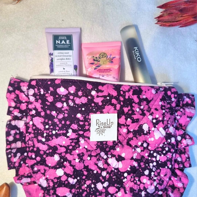 Pochette matelassée à fronce motif pluie florale 🌷