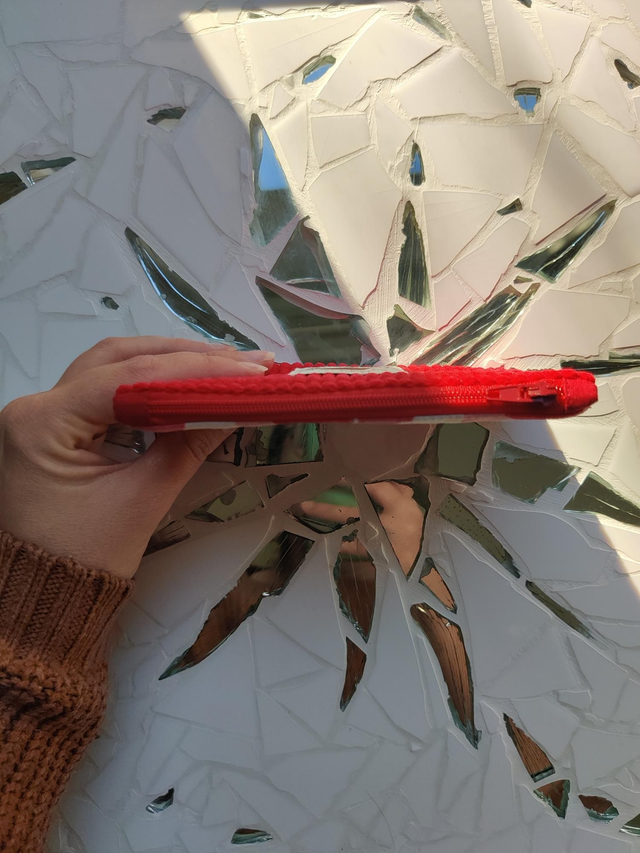 Petite pochette / porte monnaie fraise