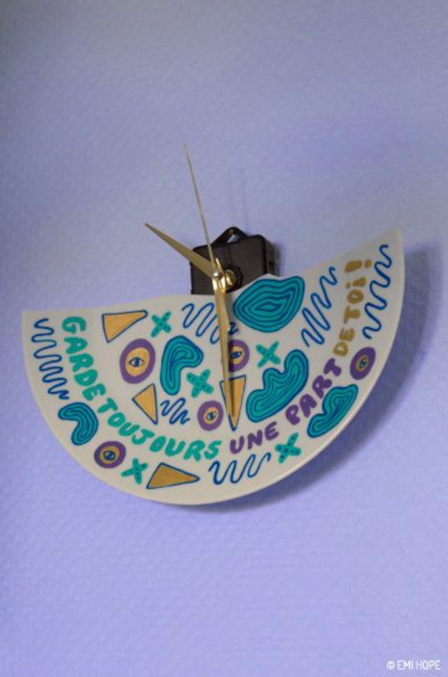 PENDULE GARDE TOUJOURS UNE PART DE TOI