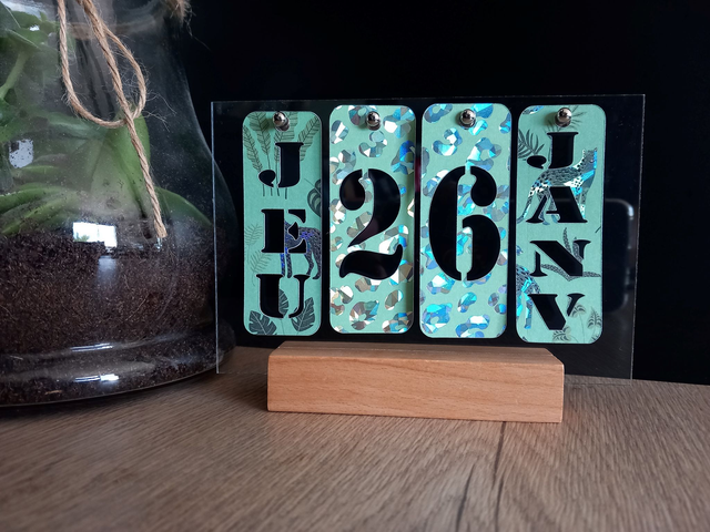 Calendrier perpétuel transparent