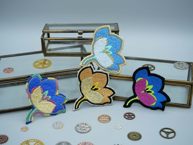 Clématite (Écusson à thermocoller ou à coudre) - Nuances &quot;Flashy Contraste&quot; 