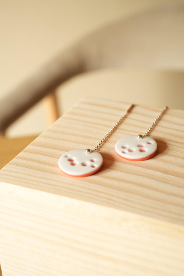 Ohrhänger // DOT rotorange