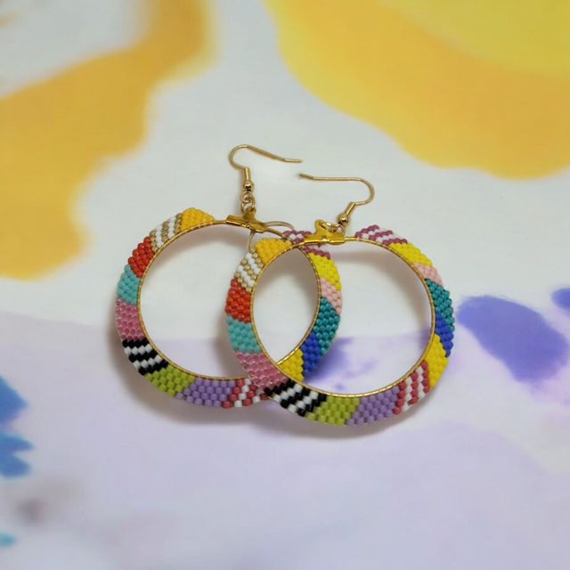 Boucles d&#039;oreilles créoles multicolores