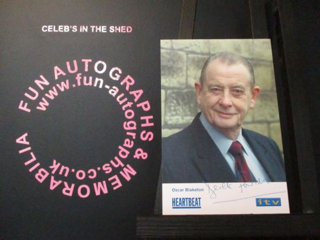 Derek Fowlds (Oscar Blaketon) Original Pre-Print Blue Heartbeat 6x4 Cast Card
