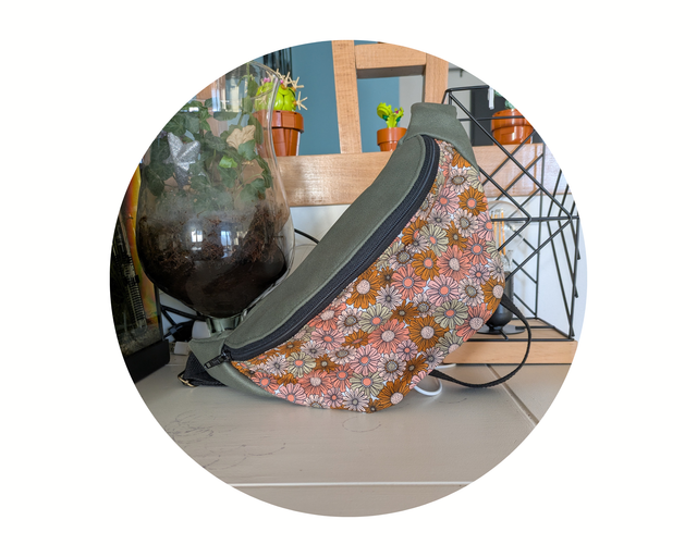 Sac banane fleurie verte 