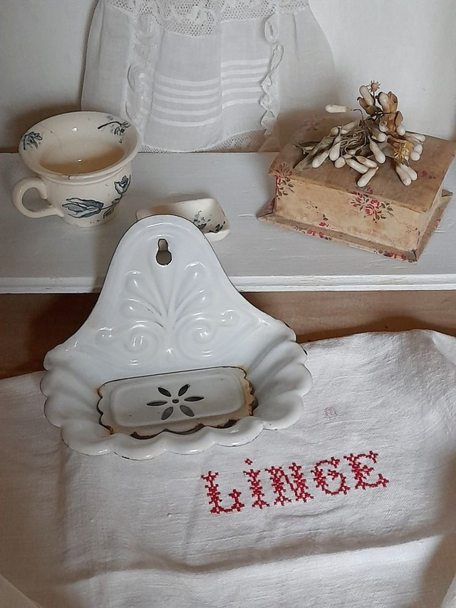 porte savon émaillé ancien