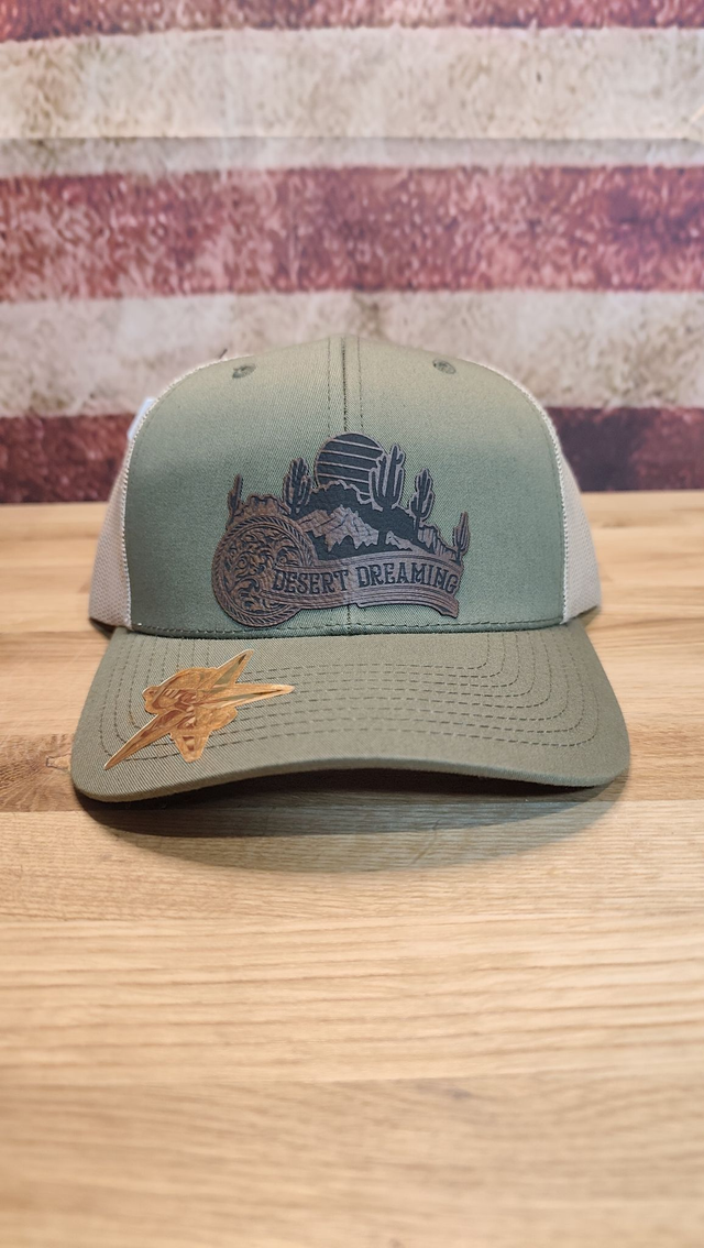 Casquette Trucker Verte &amp; Beige – Patch Cuir “Desert Dreaming”
