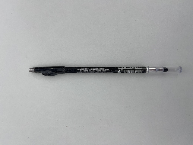 Crayon pour les yeux noir