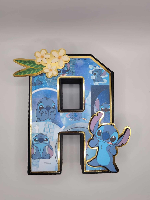 Lettre initiale 3D thème "Stitch" (Fond bleu)