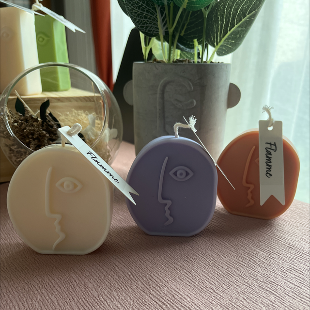 Visage contemporain rond