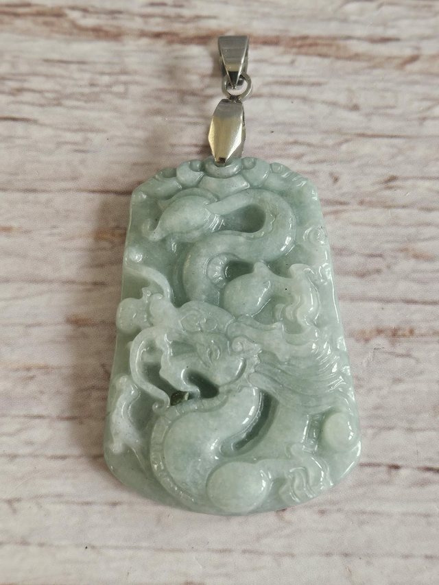 Pendentif Dragon en Jadéite