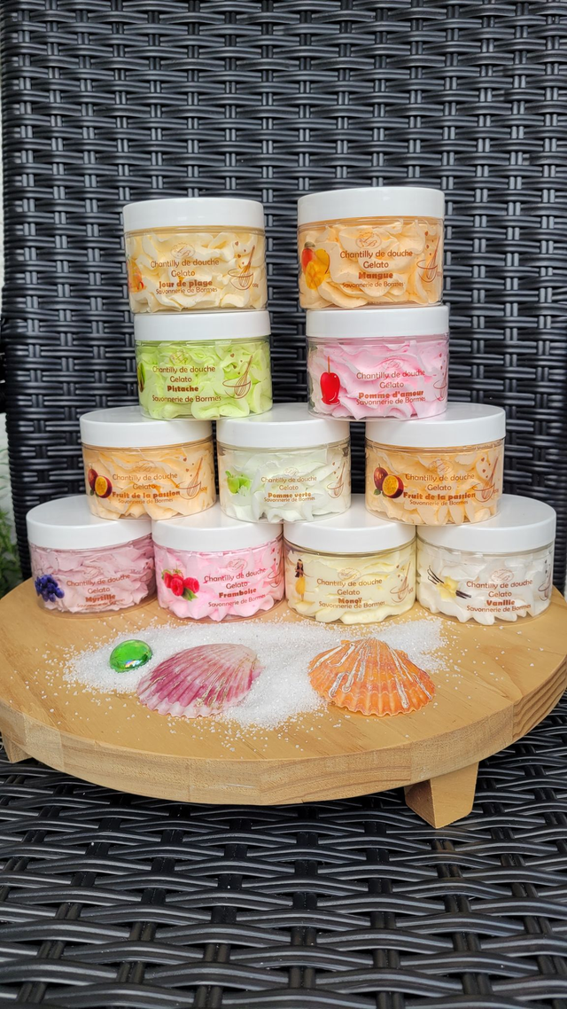 Chantilly de douche au beurre de Karité Parfums aux Choix