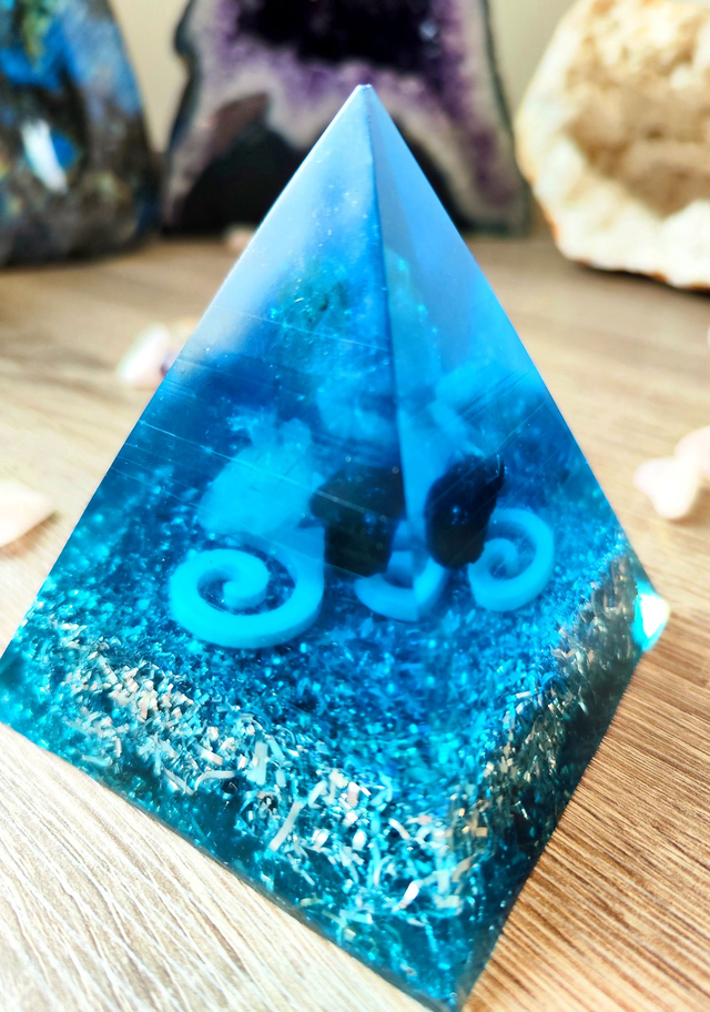 Grande Pyramide bleu 2