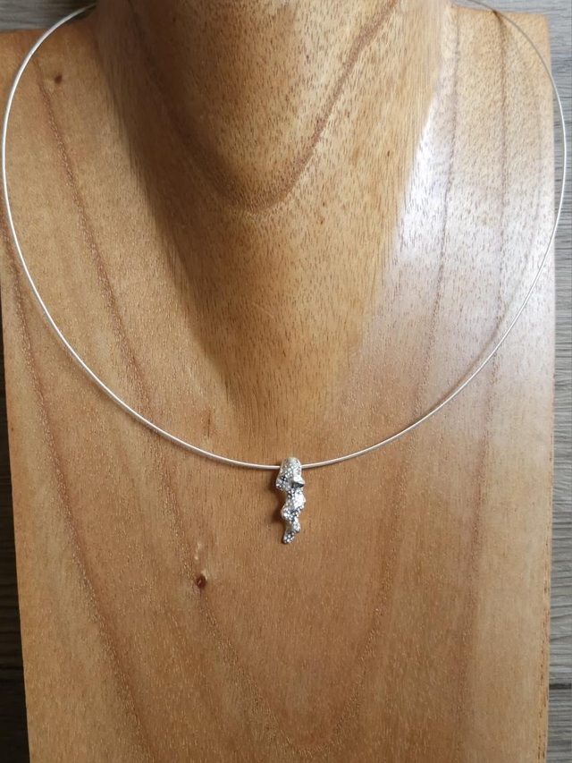 Coral fragment on cable chain necklace 